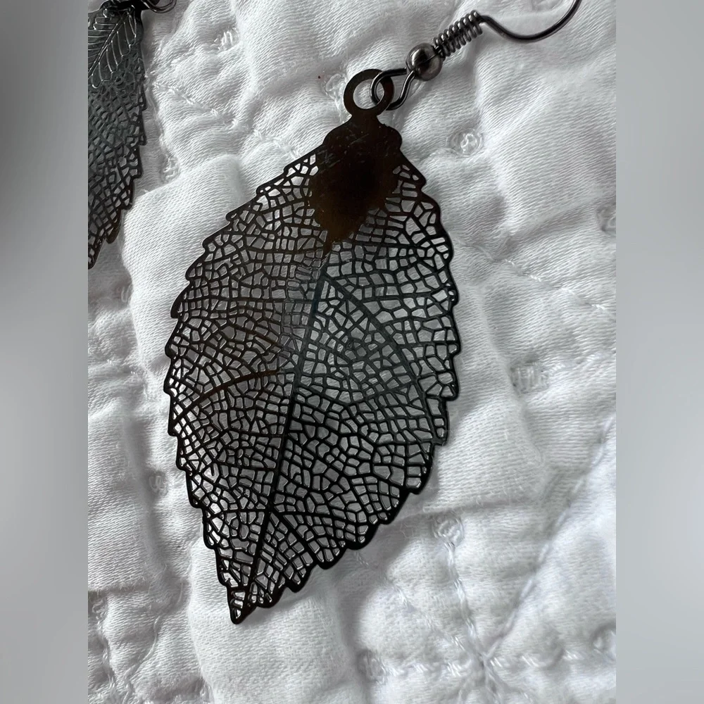 Black Filigree Leaf Drop Earrings | Lightweight Boho Jewelry - Picture 2 of 3